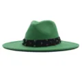 Gruener Wollfilz Fedora Hut mit buntem Strassband, 10cm breite Krempe im Retro Stil. - Erwachsene 10cm (56-58cm) / Grün