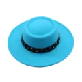 Modischer hellblauer Flachkopf-Filzhut mit funkelndem Strassband für stylische Frauen. - Erwachsene (56-58cm) / Seeblau
