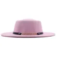 Rosa Wollfilz Fedora Hut für Damen, stilvoller schwarzer Lederriemen und goldene Kette. - M (56-58cm) / Rosa