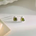 S925 Silber unregelmäßige grüne Stein Ohrstecker, minimalistisches Nischen-Design Schmuck. - Unregelmäßiger Stil (YC8402E) / Silber (Olivgrün)