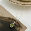 S925 Sterling Silber Grüne Diamant Unregelmäßige Herz Halskette Nische Stil Damen Kette - Unregelmäßiges Herz Olivgrün Strass / 925er Silber / Weißgold