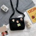 Leuke canvas crossbody tas voor dames, Japanse Harajuku stijl messenger bag met pins. - Zonder hanger / Zwart