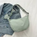 Groene nylon crossbody tas casual halve maan schoudertas voor dames dagelijkse mode - Zonder hanger / Groen
