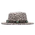 Sombrero fedora de leopardo con cinturón de cuero tachonado, sombrero de jazz de lana vintage. - M (56-58cm) / Beige