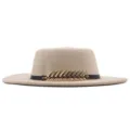 Elegante Damen Wollfilz Fedora Mütze mit schwarzem Gürtel und goldener Fischgräten Metallschnalle. - M (56-58cm) / Beige