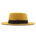 Klassischer gelber Flat Top Wollfilz Fedora Hut mit schwarzem Band, Vintage Jazz Kappe. - Gelb / Erwachsene (56-58cm)