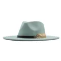 Detailansicht der mintgrünen Woll-Fedora mit goldenem Blatt für Damen im Herbst. - Erwachsene (56-58cm) / Cyan