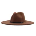 Klassischer brauner Damen Fedora Hut mit breiter Krempe, schwarzem Gürtel und goldener Kette. - Erwachsene (56-58cm) / Braun