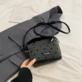 Grijze dames schoudertas met stippen, casual crossbody handtas met strik en handvat. - Strik