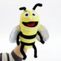 Grazioso giocattolo marionetta a mano ape peluche gialla con bocca mobile per bambini. - Ape