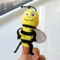 Marionnette à doigt en peluche abeille, design insecte jaune et noir pour éducation. - Marionnette à Doigt Abeille