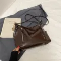 Klassieke bruine schoudertas voor dames, zachte lederen crossbody tas met handige ritsvakken. - Zonder hanger / Koffie