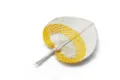 Dettaglio del ventaglio in bambù intrecciato a mano con raffinata lavorazione e trama bianca e gialla. - Giallo (Grande)