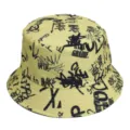 Stijlvolle gele bucket hat met zwarte graffitiprint, trendy streetwear ontwerp voor mode. - 15#