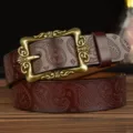 Vintage Damen-Ledergürtel mit Retro-Prägung und antiker Metallschnalle Hauptansicht Präsentation. - Stil 2 / Braun