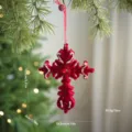 Ornement de Croix de Noël en Velours Rouge Décoration d'Arbre Suspendue Fête 13.5cm - Croix en Flocage Rouge