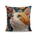 Detailansicht des dekorativen Katzen-Kissenbezugs mit wunderschöner Blumen-Stickerei für das Sofa. - Stil 35