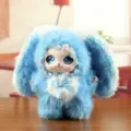 Süße blaue Plüsch-Hasenpuppe mit Vinyl-Gesicht und Schleifen-Anhänger für Rucksack. - Höhe ca. 16cm / Blau