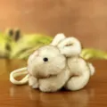 Pluche konijn sleutelhanger variant, schattige zachte pluche hanger met wit bandje voor tas. - Ongeveer 10cm / Bruin