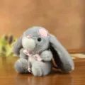 Llavero de conejito de peluche gris con bonito lazo rosa, suave colgante para bolso de niña. - Estilo con Accesorio Rosa / Gris