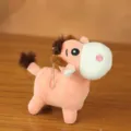 Simpatico portachiavi mucca di peluche rosa, morbida bambola animale per borsa. - Rosa
