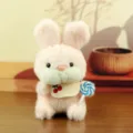 Mignon lapin en peluche poupée pendentif, doudou lapin doux avec bavoir cerise et sucette cadeau. - Style Sucette / Rose Clair / Environ 15cm
