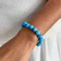 Blau gesprenkeltes Perlenarmband für Damen, sommerlicher, lässiger Handgelenksschmuck - Armband (0219) / Saphirblau