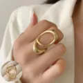 Minimalistische geometrische gouden dubbele ovale open ring voor moderne vingersieraden. - Open Verstelbaar / Gouden Dubbele Ring Stijl (JZ5589-2)