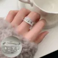 Silberner offener Ring mit mattem geometrischem Strukturempfinden für Damen Schmuck. - Mehrschichtiger Matter Hohlstil (JZ5246)