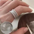 Anillo abierto multicapa de plata, perlas con textura cepillada joyería de moda apilable. - Abierto Ajustable / Estilo de Cuentas Multicapa Cepillado (JZ7041)