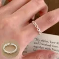 Süßer hohler offener Ring Mode leichter Luxus Silber Fingerring für Damen Alltag - Verbundenes Herz Geometrischer Stil (JZ5477)