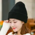 Bonnet tricot en poils de lapin angora noir pour femme, chapeau chaud d'hiver élégant et épais - Taille unique / Noir
