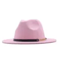 Stilvoller rosa Woll-Fedora-Hat für Damen mit schwarzem Gürtel und goldener Kette. - M (56-58cm) / Rosa