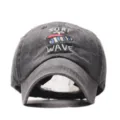 Gorra de béisbol de algodón lavado con bordado de ola de surf, estilo urbano unisex. - Negro / Ajustable