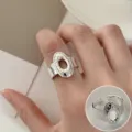 Anillo abierto plateado minimalista con diseño geométrico texturizado ovalado para mujer - Abierto Ajustable / JZ7909
