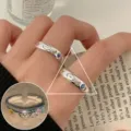 Niedlicher, stapelbarer Silberring mit süßer Tiergravur und bunten Kristallsteinen. - Bunte Zirkonia Stern Herz Tier Gravierter Offener Ring Stil (JZ5012)