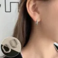Orecchini a cerchio ovali testurizzati argentati da donna, gioiello minimalista moda chic. - Fibbie per Orecchie Ovali Irregolari Argentate (ED1272-1)