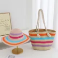 Ensemble chapeau de paille et sac de plage rayé coloré pour vacances en gros plan. - Chapeau + Sac (Ensemble de 2) / Rayé Orange