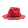 Dettaglio cappello feltro rosso con fascia in pelle decorata con perline e pietra turchese. - M (56-58cm) / Rosso