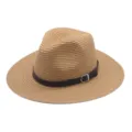 Detailopname van strohoed met zwarte riem en een elegante zilveren metalen gesp. - M (56-58cm) / Khaki