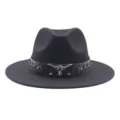 Gros plan du chapeau de cowboy occidental noir avec décor en métal crâne de taureau. - M (56-58cm) / Noir