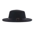 Klassisches schwarzes Fedora-Hut-Detail, Nahaufnahme des braunen Ledergürtels und der Schnalle. - Erwachsene 56-58cm / Schwarz