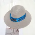 Grauer Stroh Fedora Hut mit blauem Band, breite Krempe Sommer Strand Sonnenschutz Damen. - Grau