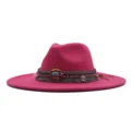 Chapeau fedora rose en feutre style bohème à large bord, bande ethnique et pendentif décoratif. - Chapeau Jazz Rétro (m9-46) / Rose rouge