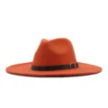 Oranger Woll-Fedora-Hut mit dunkelbraunem Ledergürtel und Schnalle für den Herbst- und Winter-Outdoor. - Orange