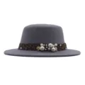 Sombrero fedora plano de lana gris con cinta de leopardo y decoración de perlas. - Gris / M (56-58cm)