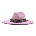 Chapeau fedora en feutre de laine rose pour femmes, large bord jazz avec bande ethnique et turquoise. - Chapeau Jazz Rétro (m9-46) / Rose