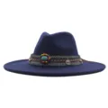 Chapeau fedora en laine bleue avec bande de perles style boho et large bord rétro jazz. - Chapeau Jazz Rétro (m9-46) / Bleu marine