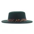 Chapeau fedora plat en laine vert foncé femme, ceinture imprimé léopard style jazz automne - M (56-58cm) / Vert Foncé