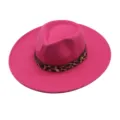 Chapeau fedora en feutre de laine large bord pour femme, rose vif avec ruban imprimé léopard chic. - M (56-58cm) / Rose rouge